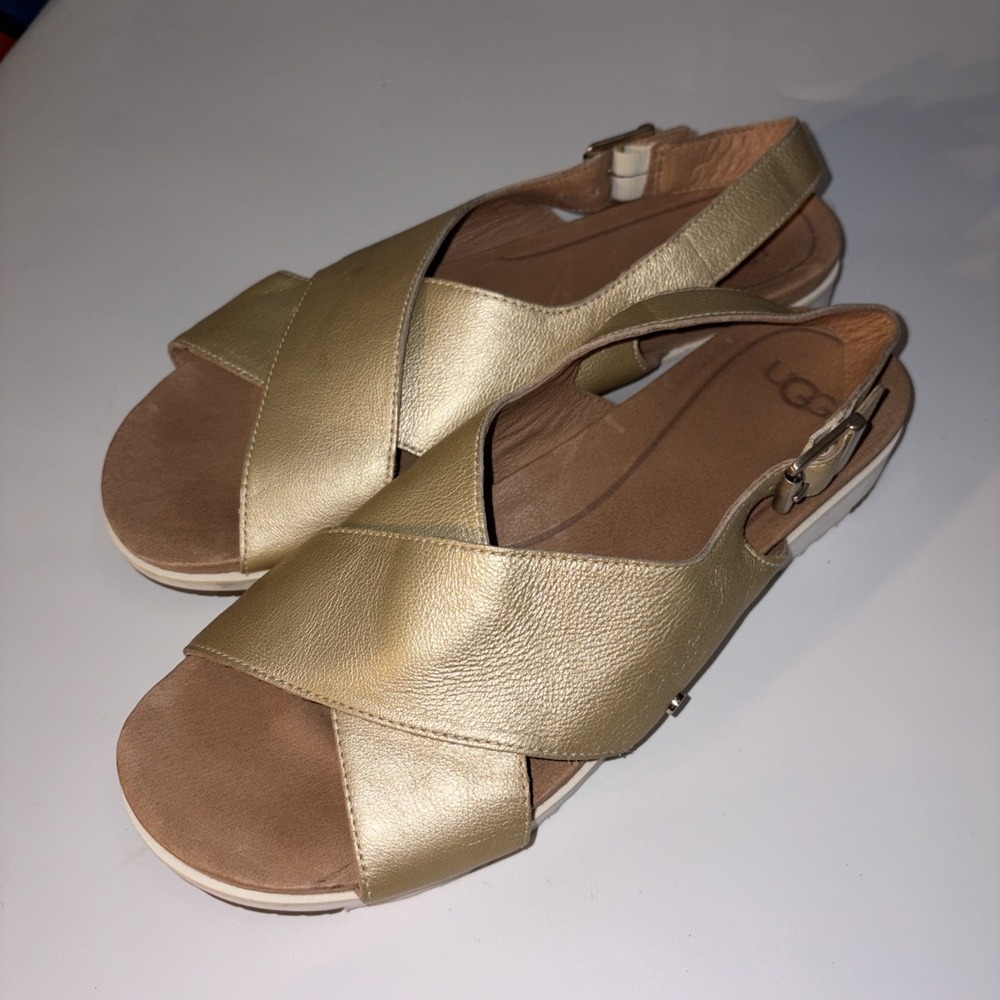 UGG Sandals Woman's Size 10 Kamile Gold Criss Cross Slingback Comfort - Picture 2 of 6